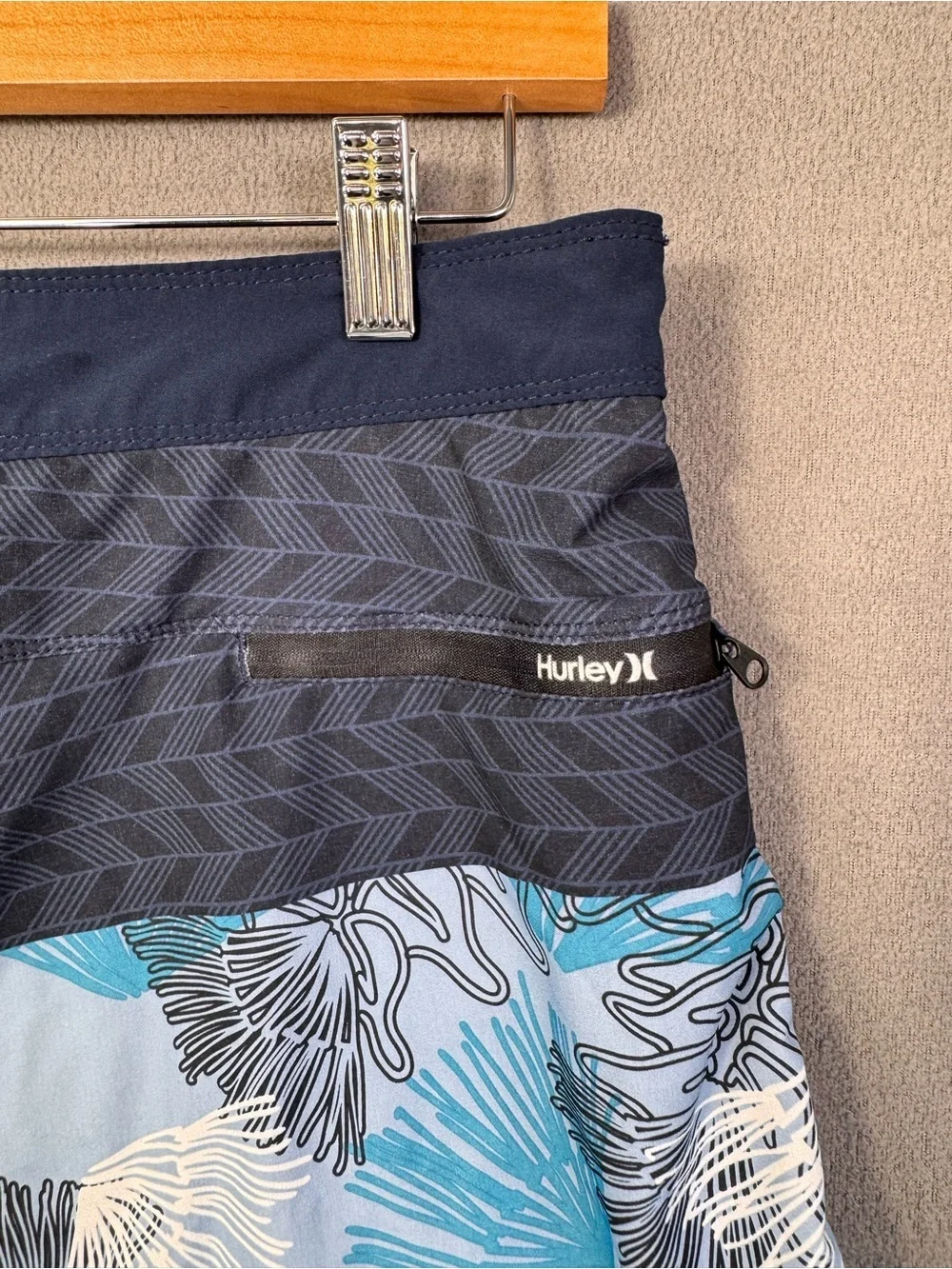 Hurley Hawaii Aloha Sig Zane Design Swim Board Trunks Blue Island Shorts, 32